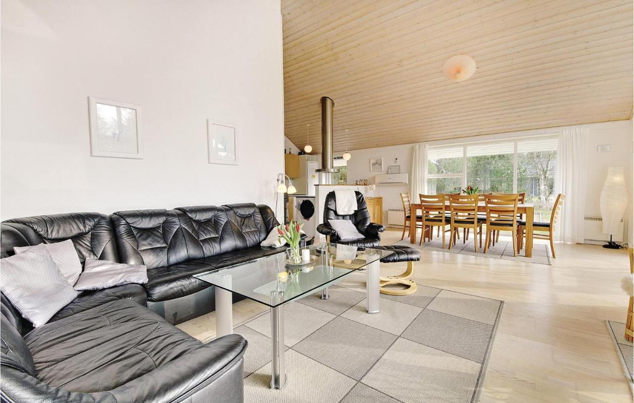7 Bedroom Stunning Home In Herning Kølkær Exterior foto